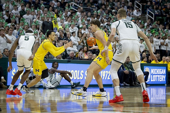 Jaelin Llewellyn (3) and Will Tschetter (42)