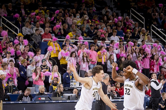 Will Tschetter (42) and Tarris Reed Jr. (32)