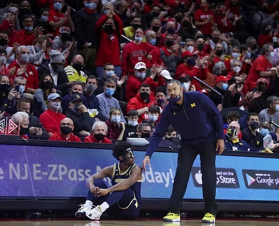 Jace Howard (25) and Juwan Howard