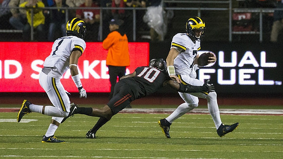 Kekoa Crawford (1) and Shane Morris (7)
