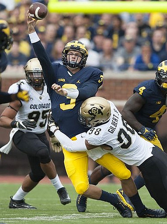 Wilton Speight (3) and De'Veon Smith (4)
