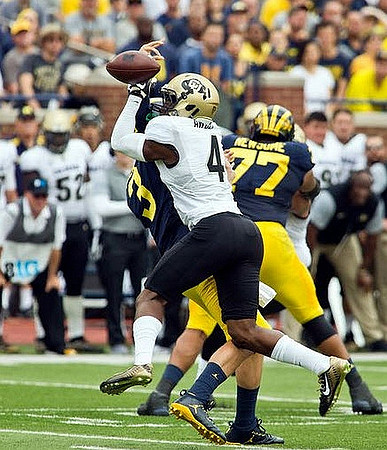 Wilton Speight (3) and Grant Newsome (77)