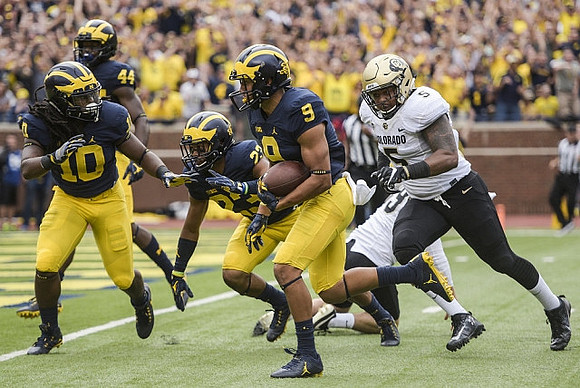 Devin Bush (10), Delano Hill (44), Tyree Kinnel (23), and Grant Perry (9)