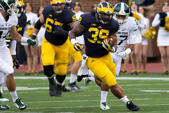 Kyle Kalis (67) and Sione Houma (39)