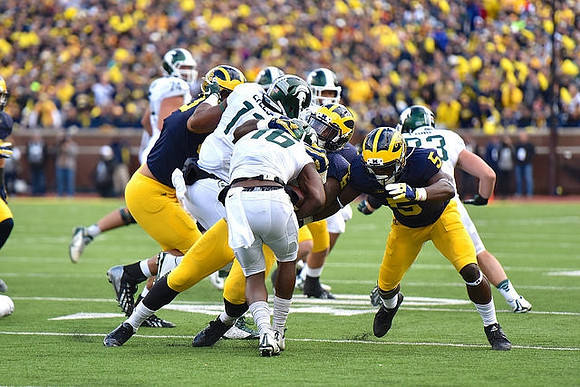 Royce Jenkins-Stone (52) and Jabrill Peppers (5)