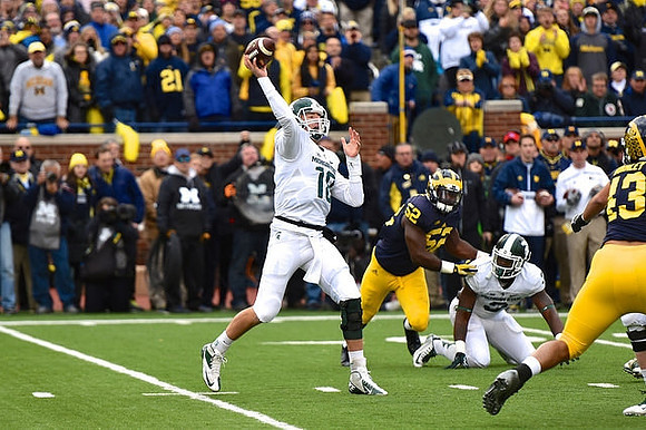 Royce Jenkins-Stone (52) and Chris Wormley (43)