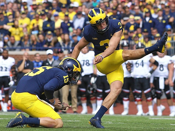 Garrett Moores (15) and Quinn Nordin (3)