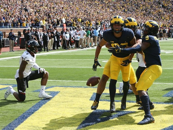 Grant Perry (88) and Donovan Peoples-Jones (9)