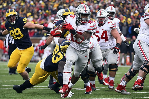 Matthew Godin (99) and Taco Charlton (33)