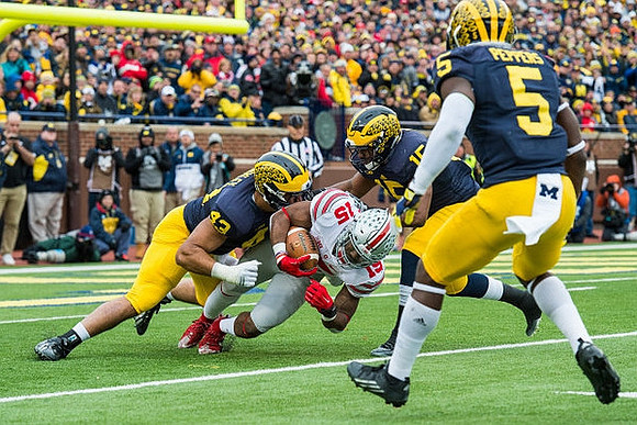 Chris Wormley (43), James Ross (15), and Jabrill Peppers (5)