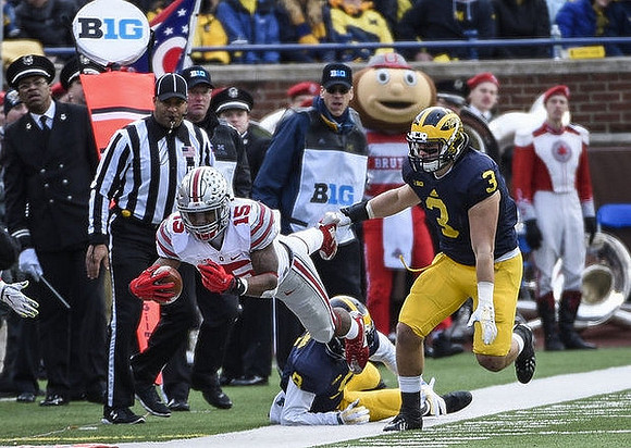 Channing Stribling (8) and Desmond Morgan (3)
