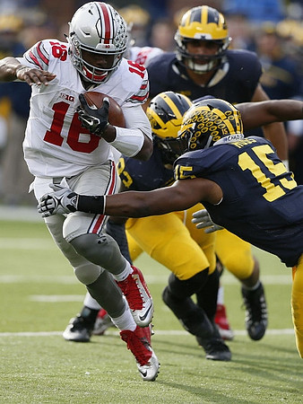 Taco Charlton (33) and James Ross (15)