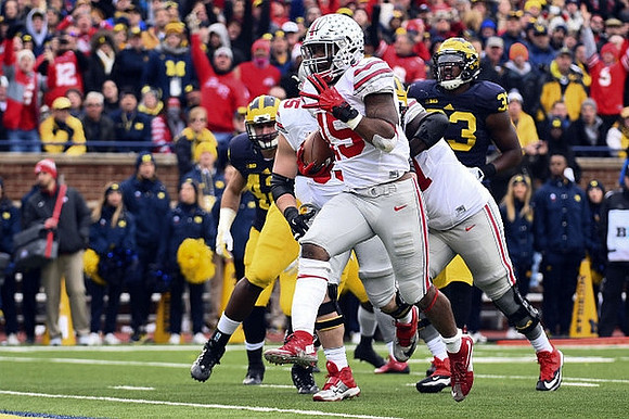 Ben Gedeon (42) and Taco Charlton (33)