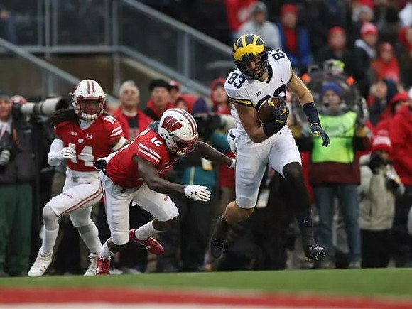 Zach Gentry (83)