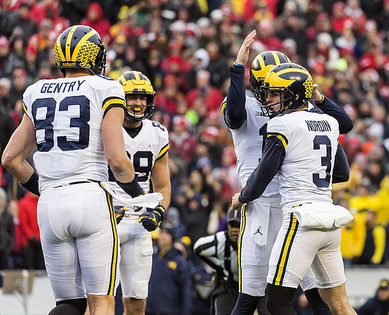 Zach Gentry (83), Ian Bunting (89), Garrett Moores (15), and Quinn Nordin (3)