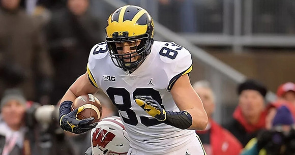 Zach Gentry (83)