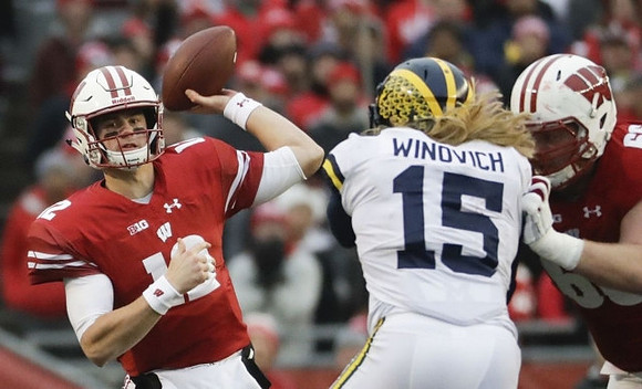 Chase Winovich (15)