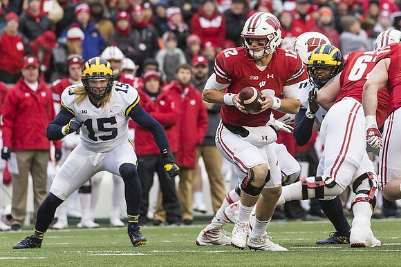 Chase Winovich (15)