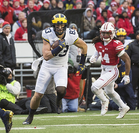 Zach Gentry (83)