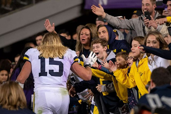 Chase Winovich (15)
