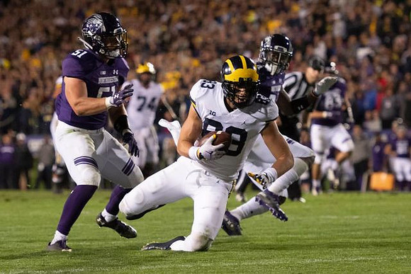 Zach Gentry (83) and Ben Bredeson (74)
