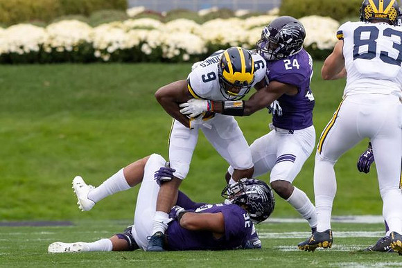 Donovan Peoples-Jones (9) and Zach Gentry (83)
