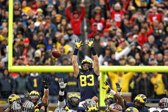 Zach Gentry (83)