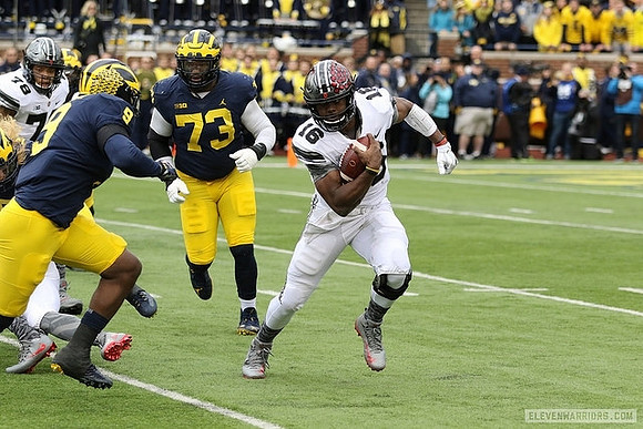 Mike McCray (9) and Maurice Hurst (73)