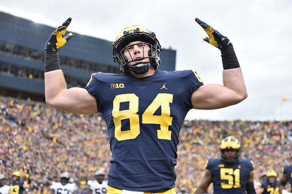 Sean McKeon (84) and Cesar Ruiz (51)