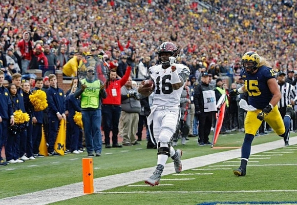 Chase Winovich (15)