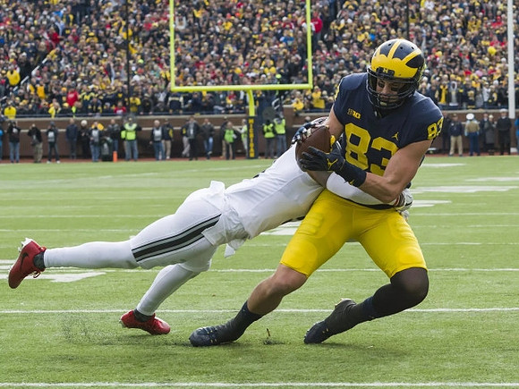Zach Gentry (83)