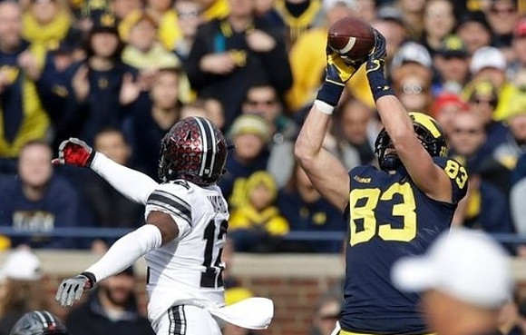 Zach Gentry (83)
