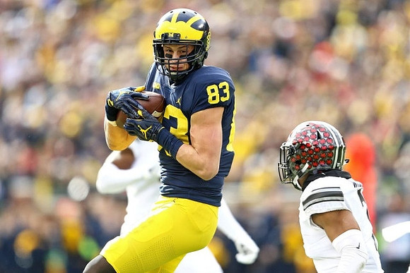 Zach Gentry (83)