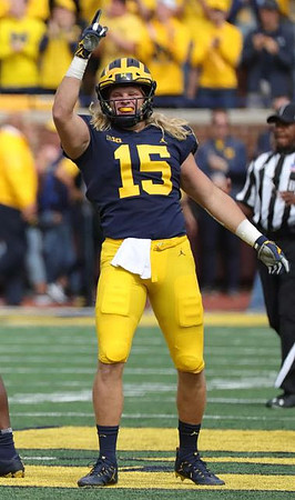 Chase Winovich (15)