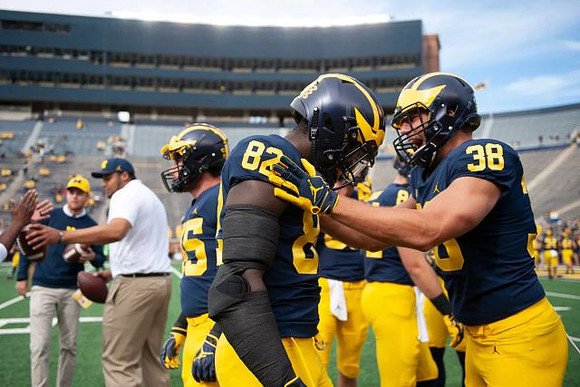 Nick Eubanks (82) and Joseph Files (38)