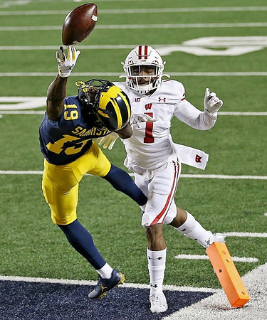 Mike Sainristil (19)
