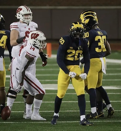 Brad Hawkins (20) and Daxton Hill (30)