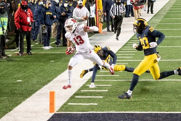Michael Barrett (23) and Brad Hawkins (20)