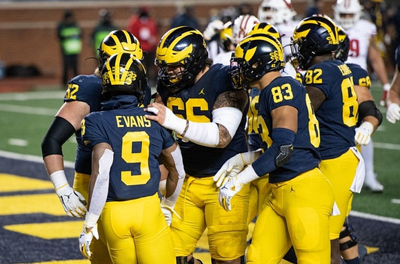 Chris Evans (9), Karsen Barnhart (52), Chuck Filiaga (66), Erick All (83), Nick Eubanks (82), and Andrew Vastardis (68)