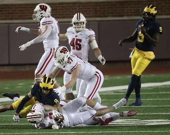 Ronnie Bell (8) and Joe Milton (5)