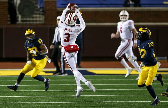Michael Barrett (23) and Gemon Green (22)