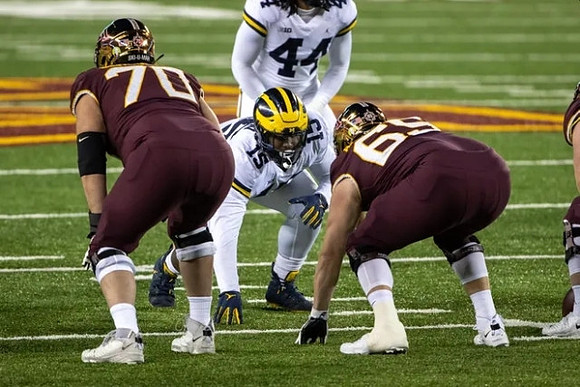 Christopher Hinton (15) and Cameron McGrone (44)