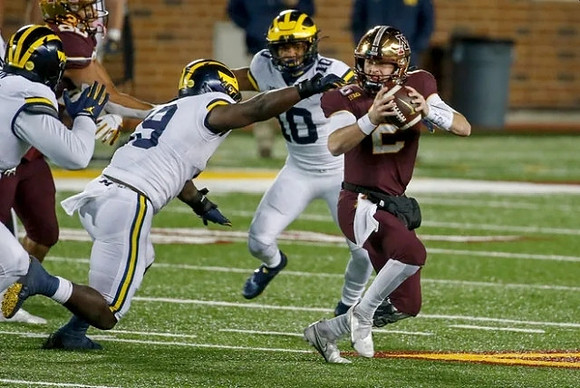 Kwity Paye (19) and Anthony Solomon (10)