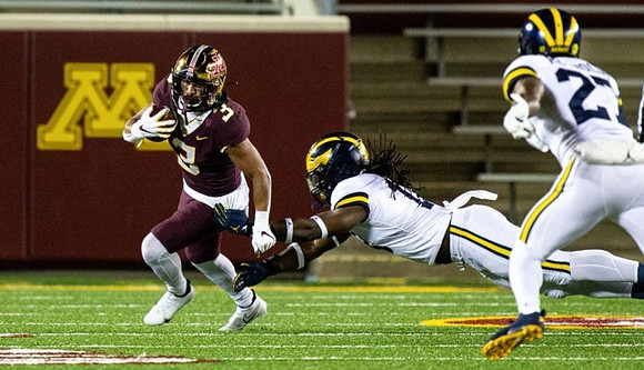 Luiji Vilain (18) and Hunter Reynolds (27)