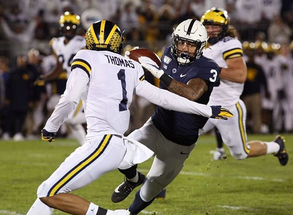 Ambry Thomas (1) and Jordan Glasgow (29)