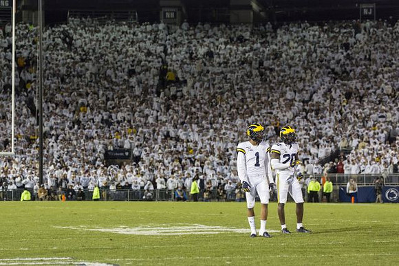 Ambry Thomas (1) and Brad Hawkins (20)