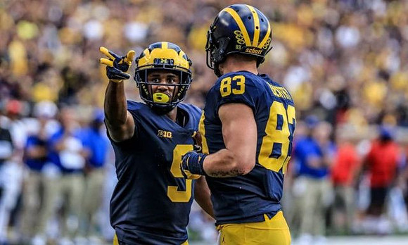 Donovan Peoples-Jones (9) and Zach Gentry (83)