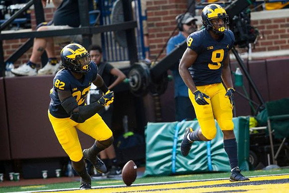 Nick Eubanks (82) and Donovan Peoples-Jones (9)