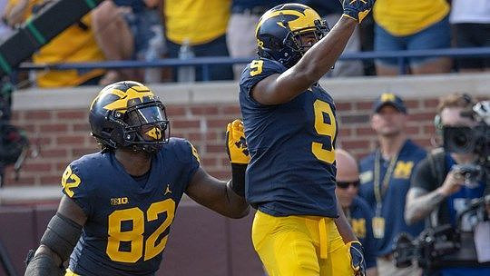 Nick Eubanks (82) and Donovan Peoples-Jones (9)