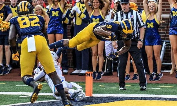 Nick Eubanks (82) and Donovan Peoples-Jones (9)
